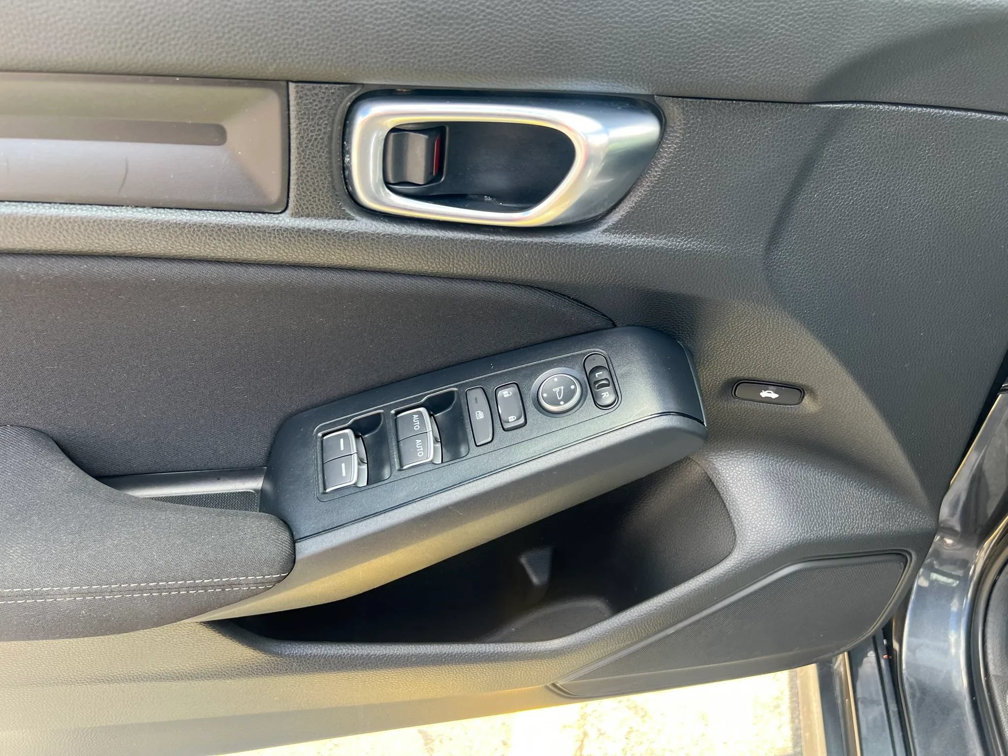 Used 2025 Honda Civic Sport image 12