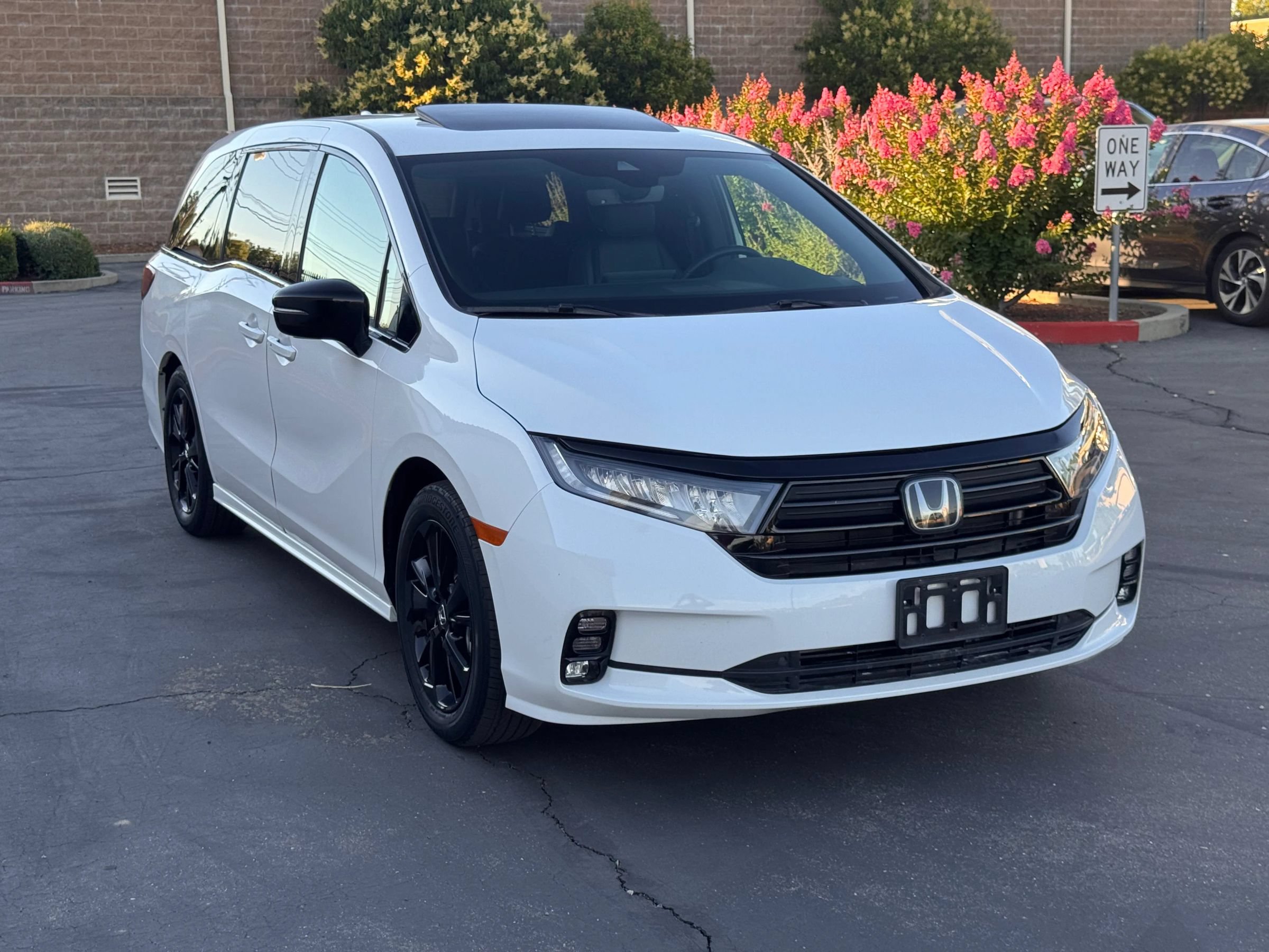 Used 2023 Honda Odyssey Sport image 8