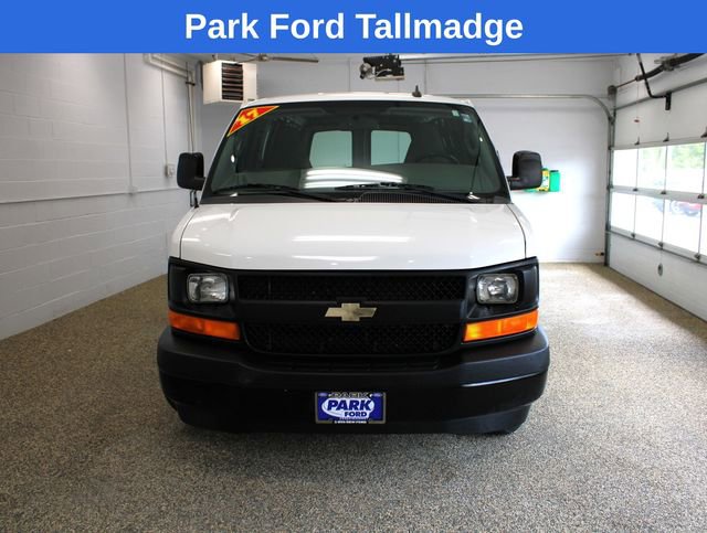 Used 2017 Chevrolet Express 2500 RWD image 10