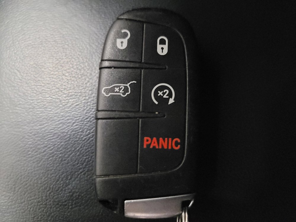 Used 2021 Jeep Grand Cherokee Overland AWD/4WD image 32