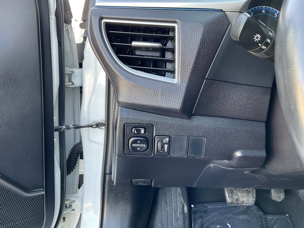 Used 2016 Toyota Corolla S image 16