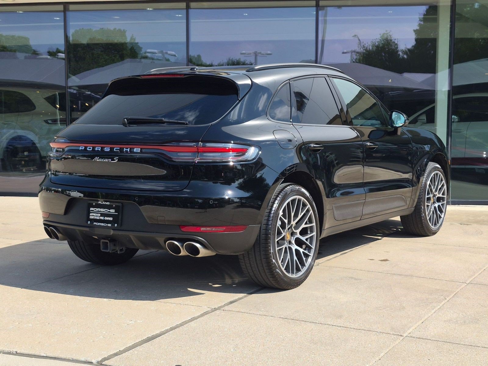 Certified 2021 Porsche Macan S AWD/4WD image 9