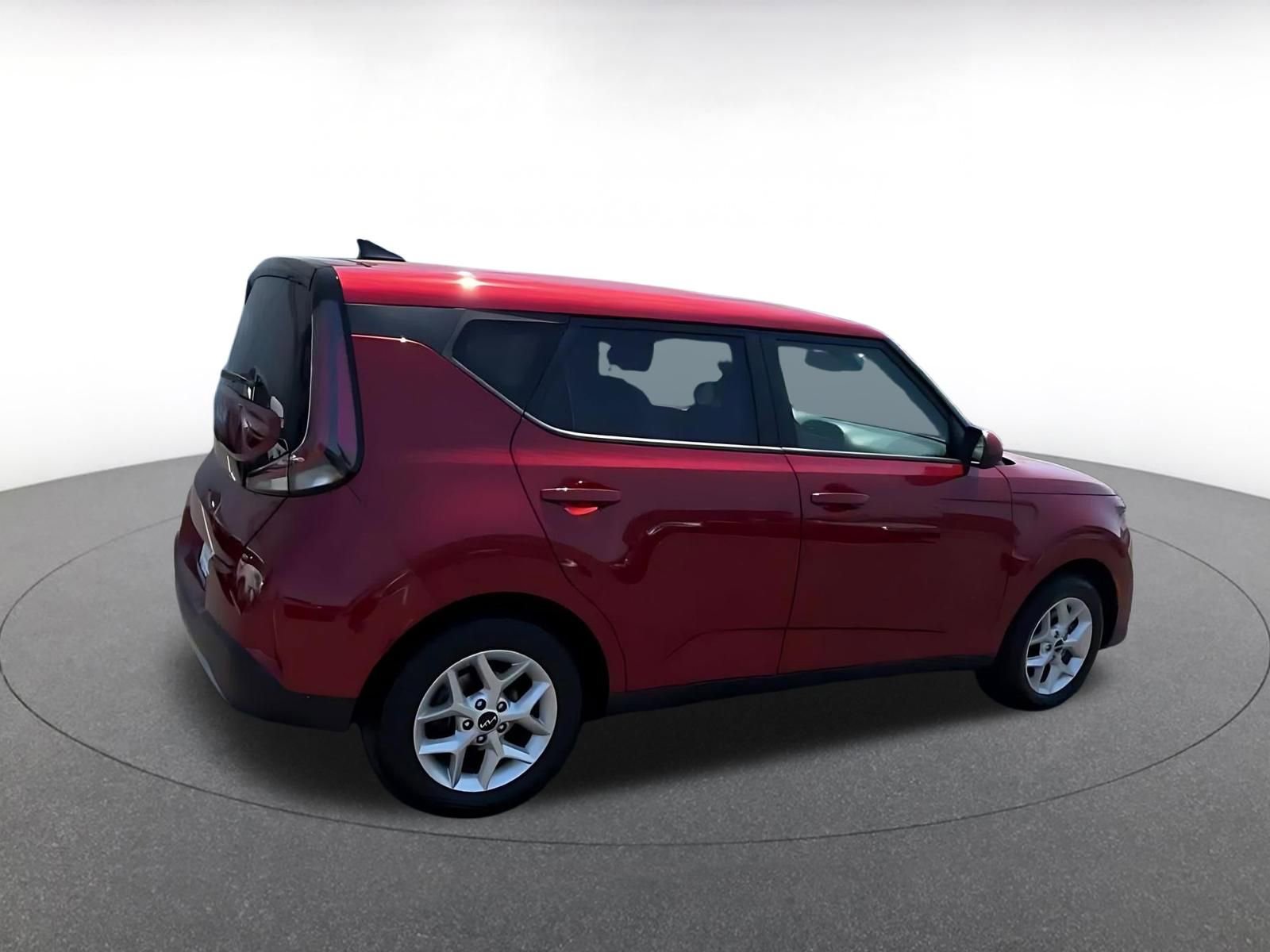 Used 2025 Kia Soul LX w/ LX Technology Package FWD image 15