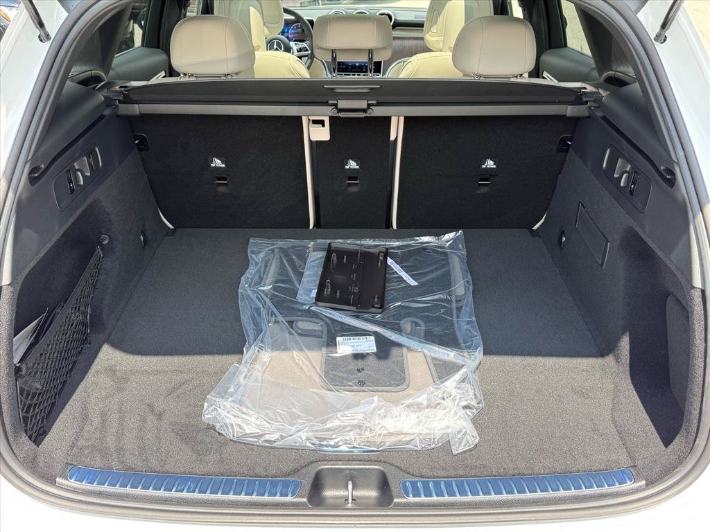 Used 2027 Mercedes-Benz GLC 300 4MATIC image 12