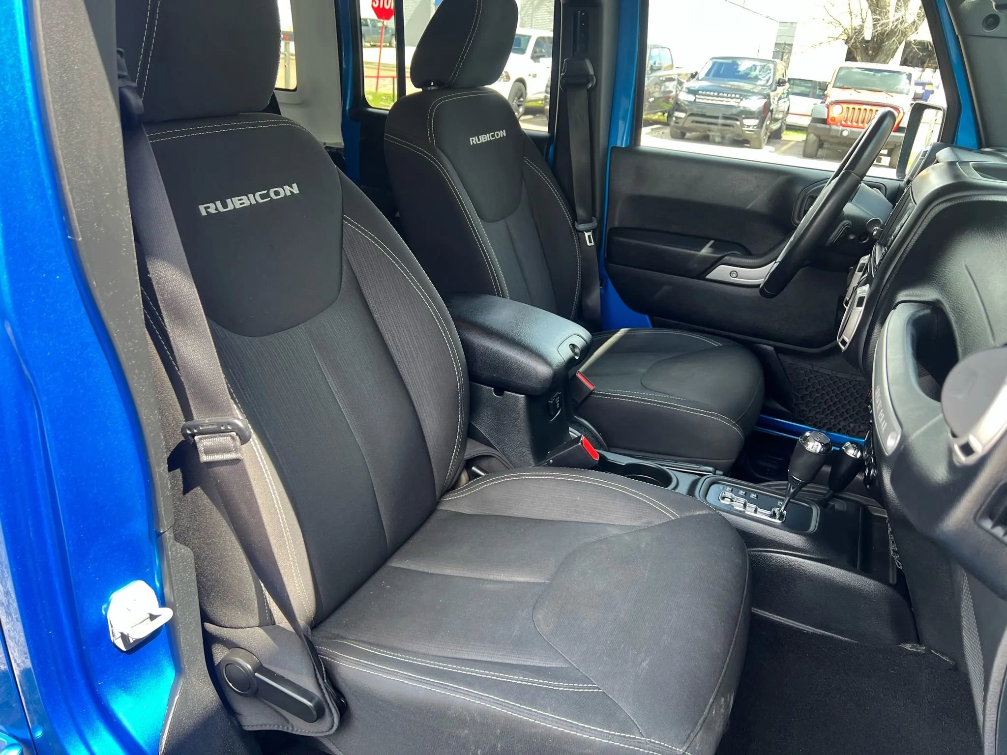 Used 2016 Jeep Wrangler Unlimited Rubicon w/ Connectivity Group image 29