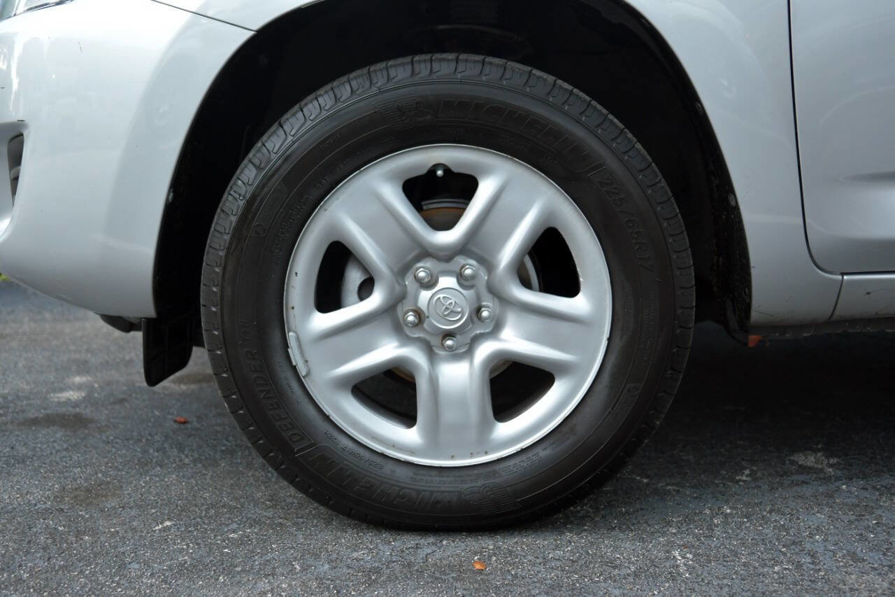 Used 2012 Toyota RAV4 FWD image 10