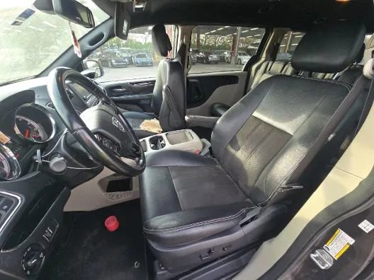 Used 2020 Dodge Grand Caravan SXT image 11