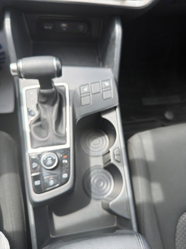 Used 2024 Kia Sportage LX image 19
