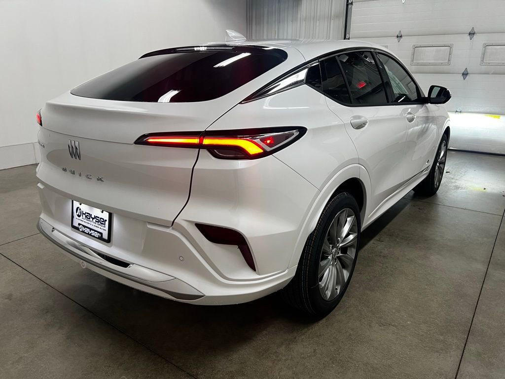 New 2026 Buick Envista Avenir image 3