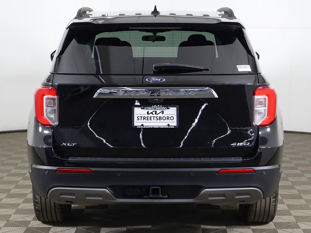 Used 2024 Ford Explorer XLT w/ Equipment Group 202A AWD/4WD image 12