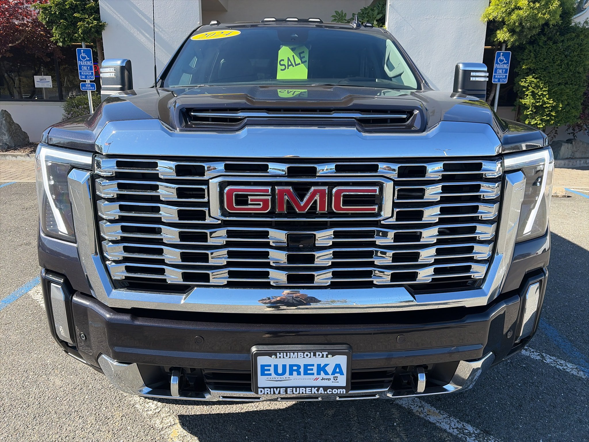 Used 2024 GMC Sierra 3500 Denali w/ Denali Reserve Package AWD/4WD image 26