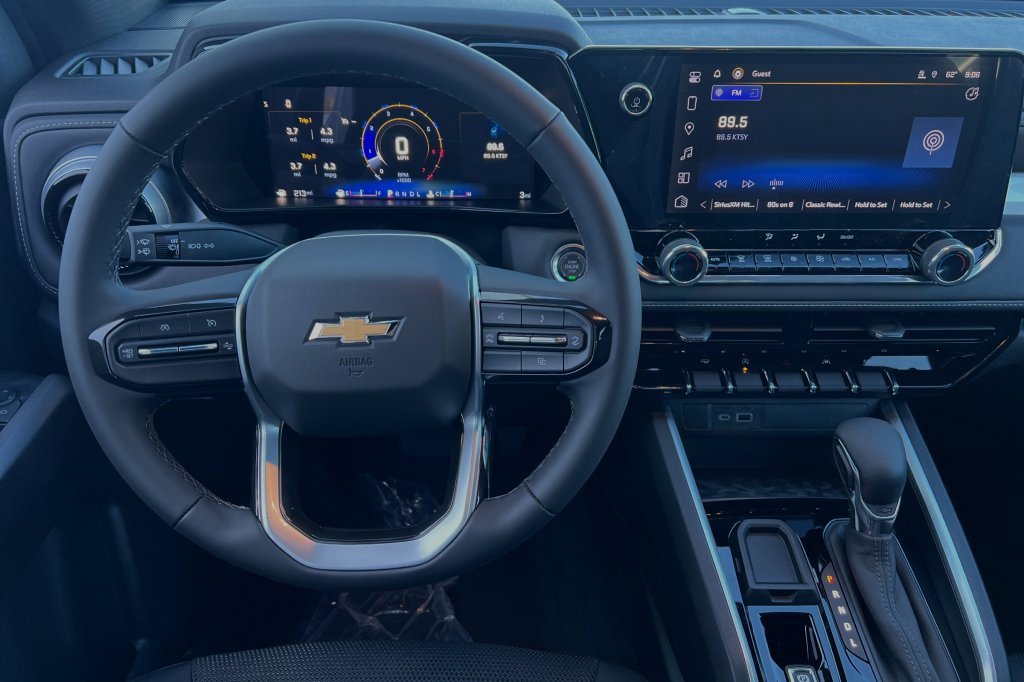 New 2024 Chevrolet Colorado LT w/ LT Convenience Package image 11