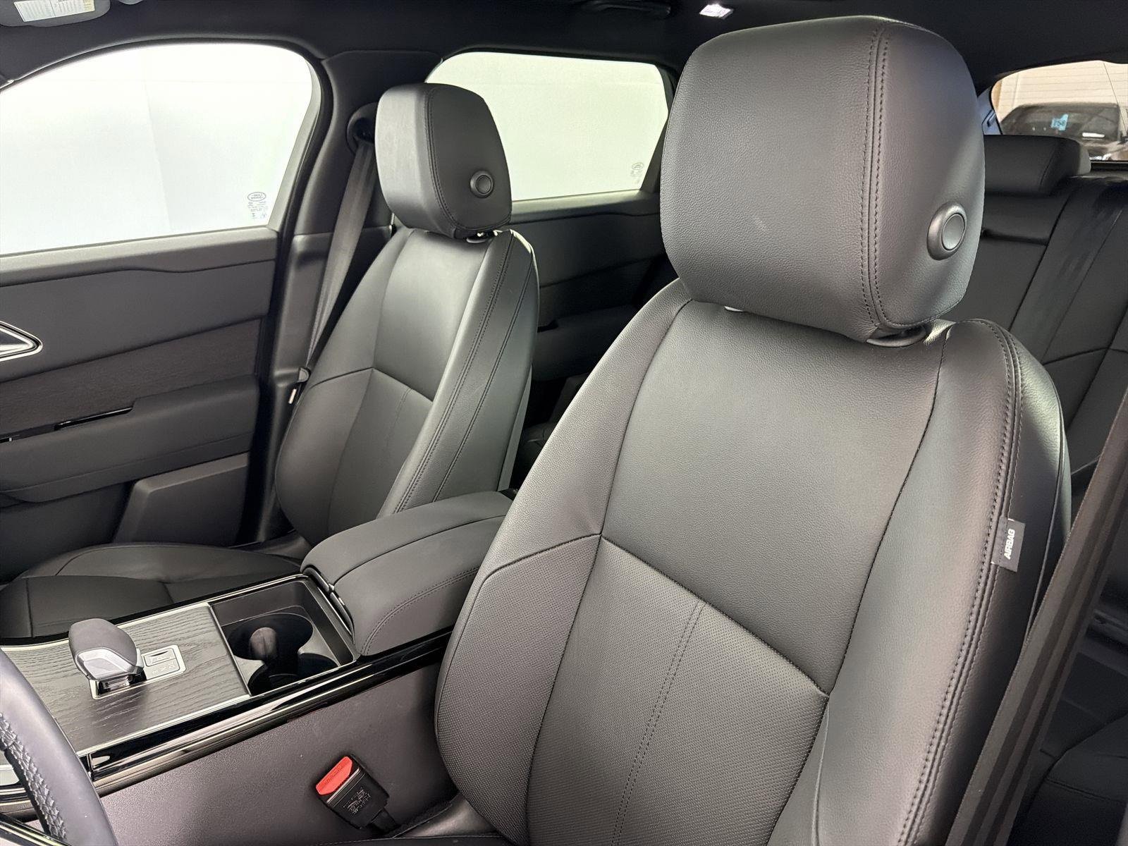 Certified 2025 Land Rover Range Rover Velar Dynamic SE image 24