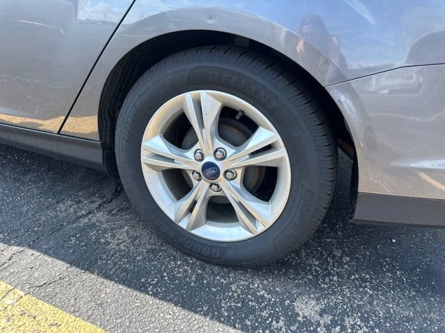 Used 2014 Ford Focus SE w/ SE Winter Package FWD image 10