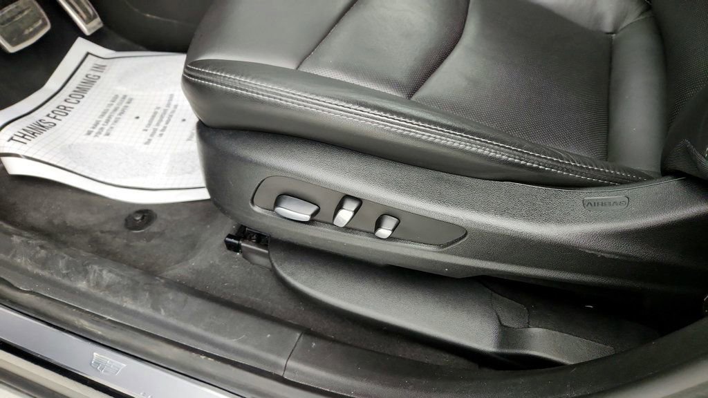 Used 2024 Cadillac XT6 Sport w/ Technology Package image 12