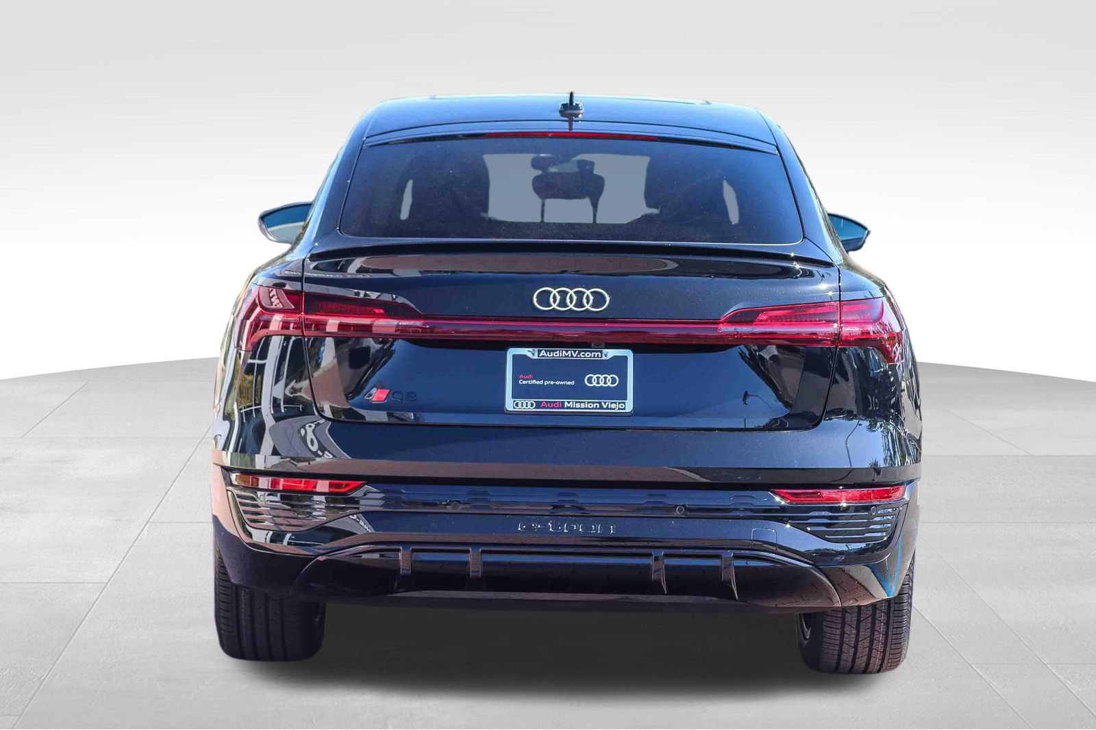 Certified 2024 Audi Q8 e-tron Premium AWD/4WD image 7