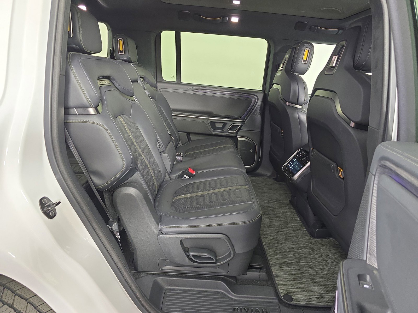 Used 2024 Rivian R1S Adventure image 23