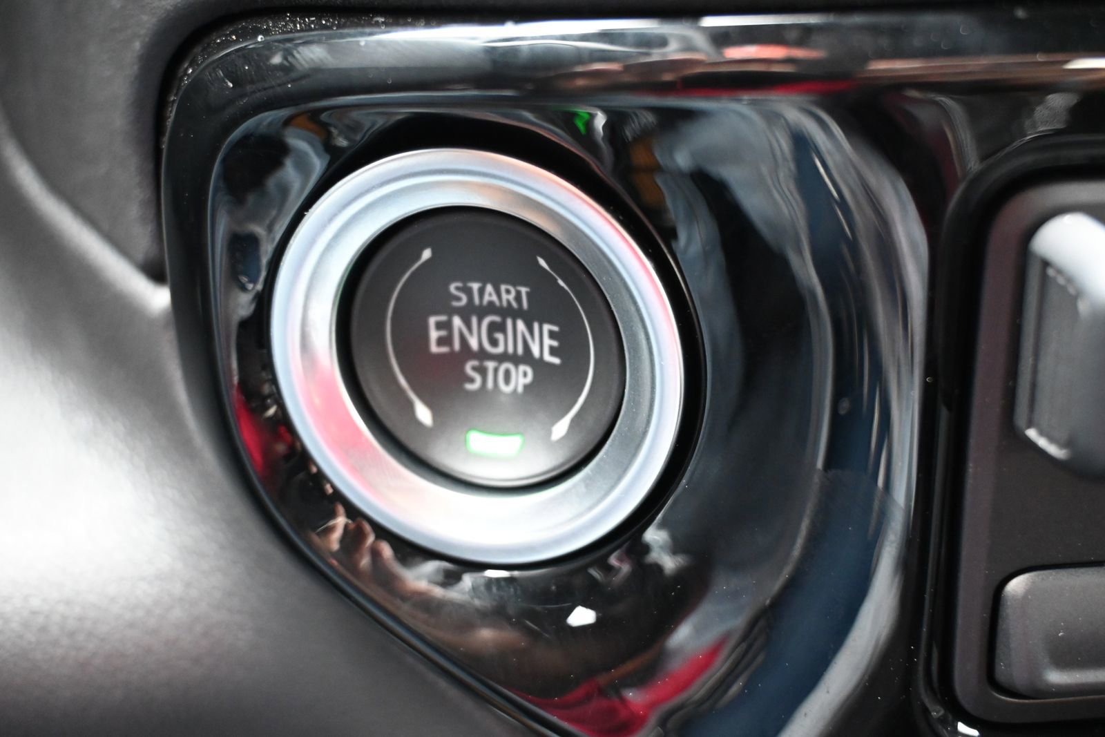 Used 2025 Chevrolet Silverado 1500 LT image 19