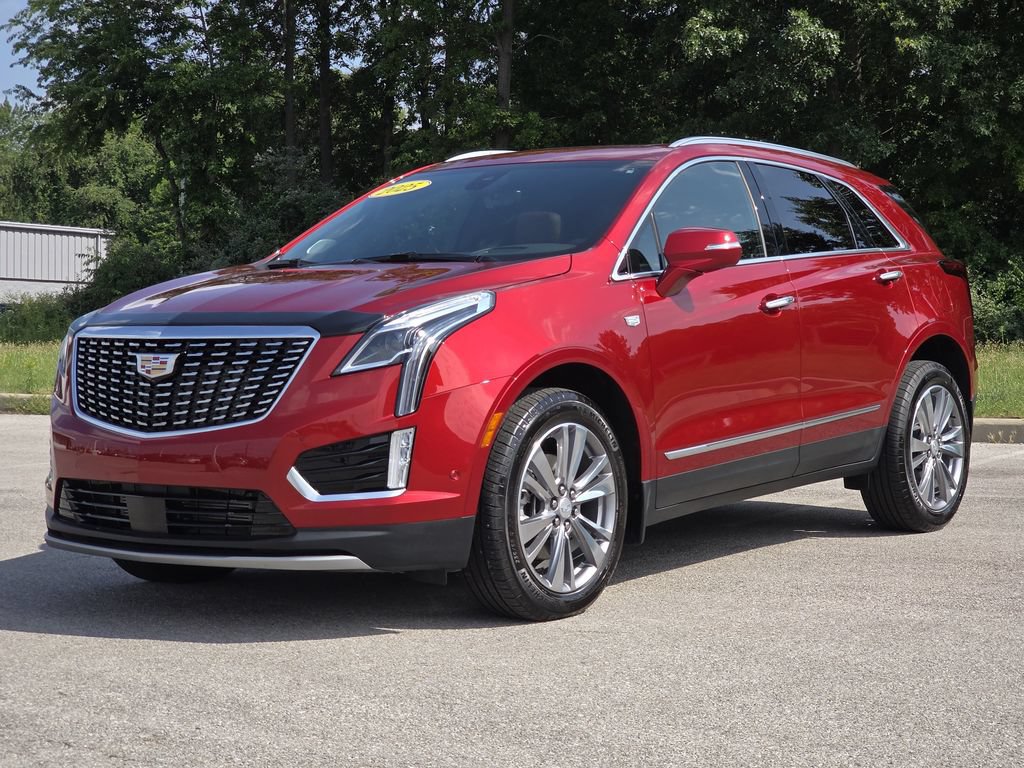 Used 2025 Cadillac XT5 Premium Luxury w/ Technology Package AWD/4WD image 4