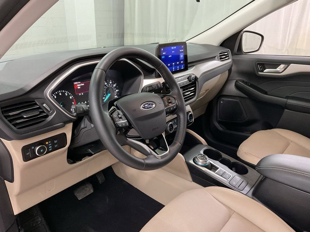 Used 2022 Ford Escape SEL image 17