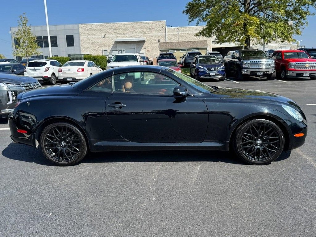Used 2002 Lexus SC 430 Convertible image 2