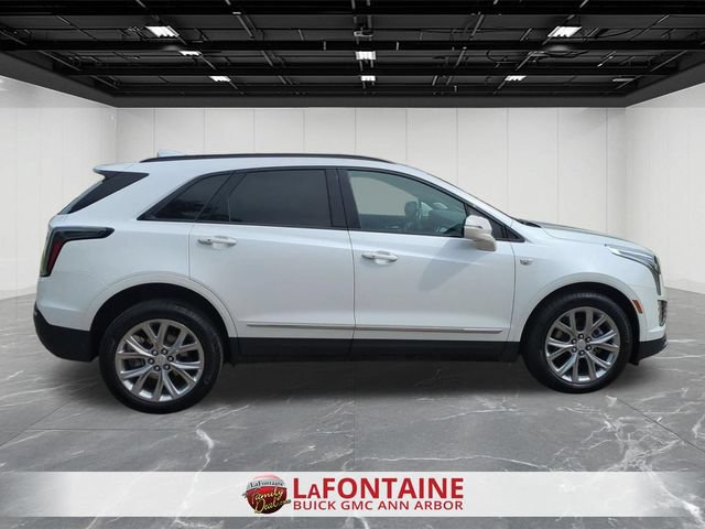 Certified 2021 Cadillac XT5 Sportv w/ LPO, Floor Liner Package AWD/4WD image 9