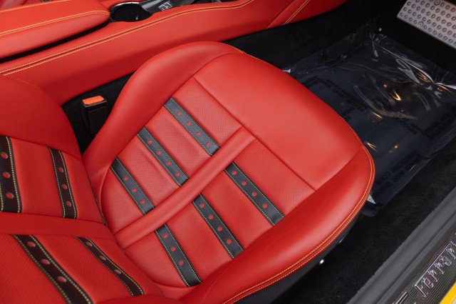 Used 2016 Ferrari California T image 34