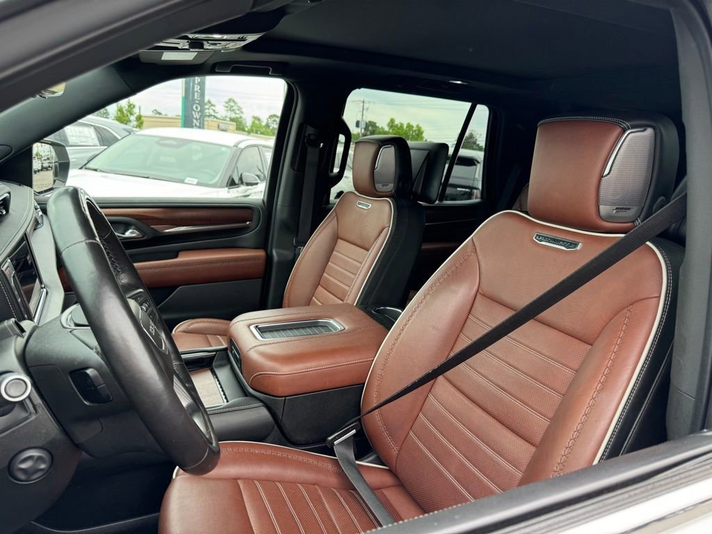 Used 2023 GMC Yukon Denali Ultimate w/ LPO, Floor Liner Package AWD/4WD image 24