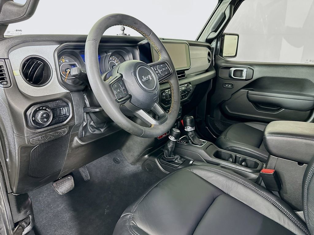 Used 2024 Jeep Gladiator Willys image 9
