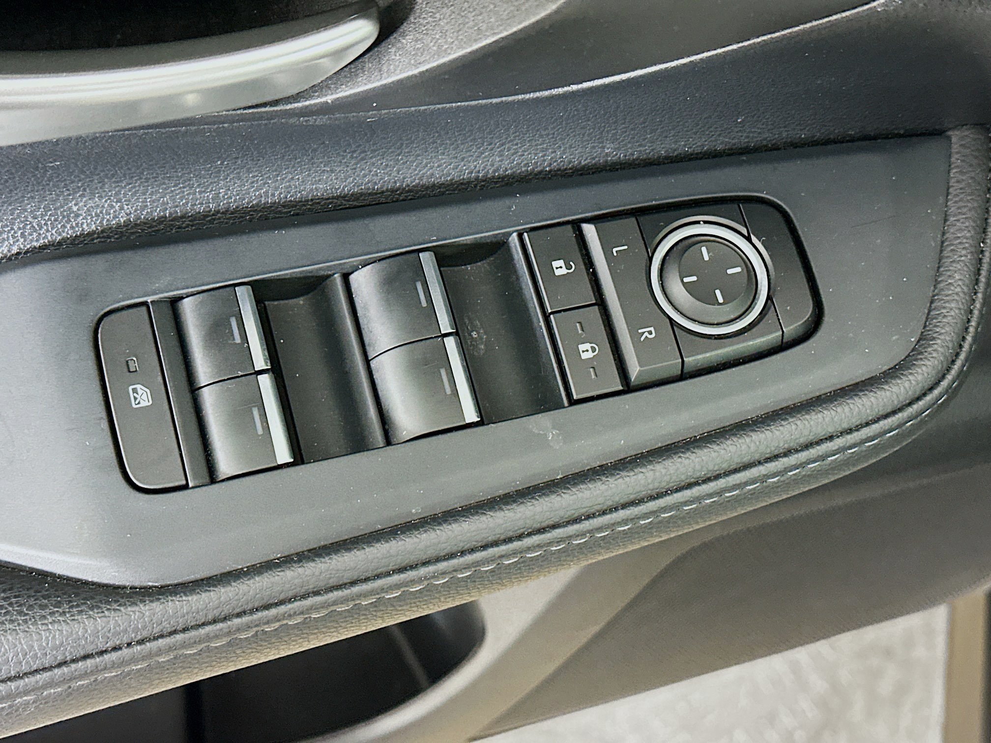 Used 2025 Toyota Grand Highlander FWD image 15