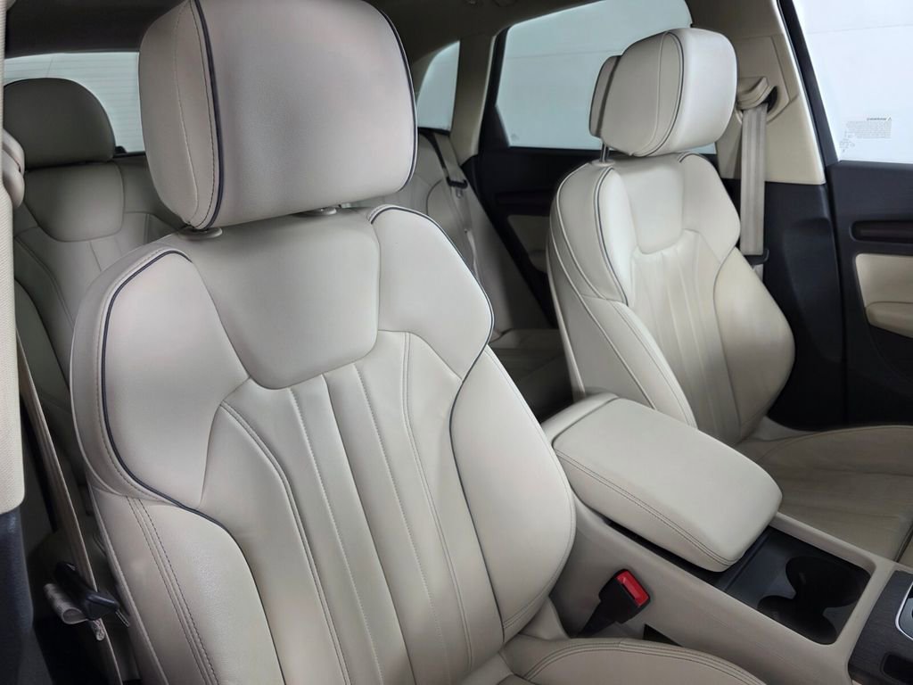 Used 2024 Audi Q5 2.0T Premium image 31