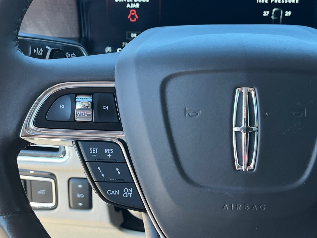 Used 2021 Lincoln Navigator L Reserve AWD/4WD image 19