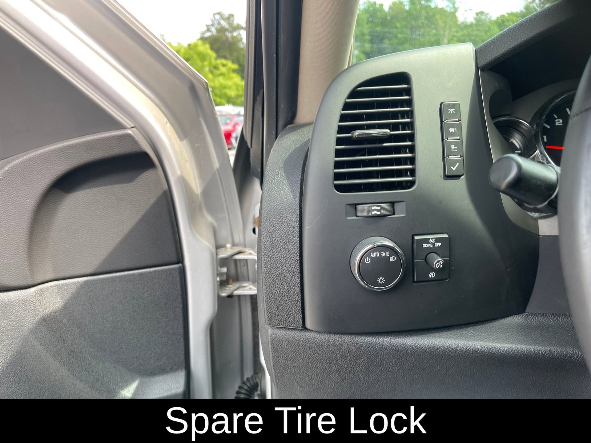 Used 2010 Chevrolet Silverado 1500 LT w/ Regional Value Package image 15