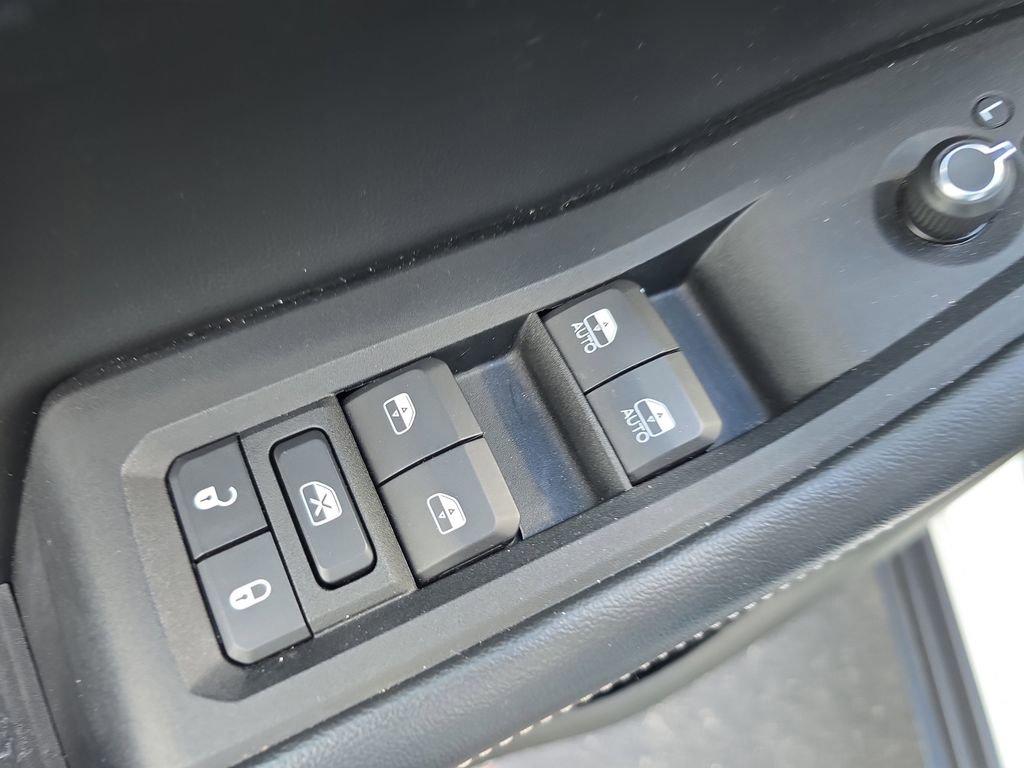 Used 2022 Jeep Grand Cherokee L Laredo w/ Luxury Tech Group I image 17