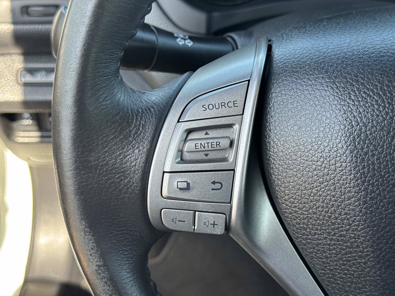 Used 2015 Nissan Altima 2.5 SV w/ Convenience Package FWD image 11