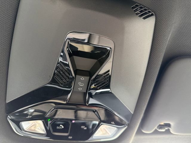 Certified 2025 BMW X2 xDrive28i image 33