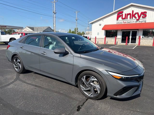 Used 2025 Hyundai Elantra Limited