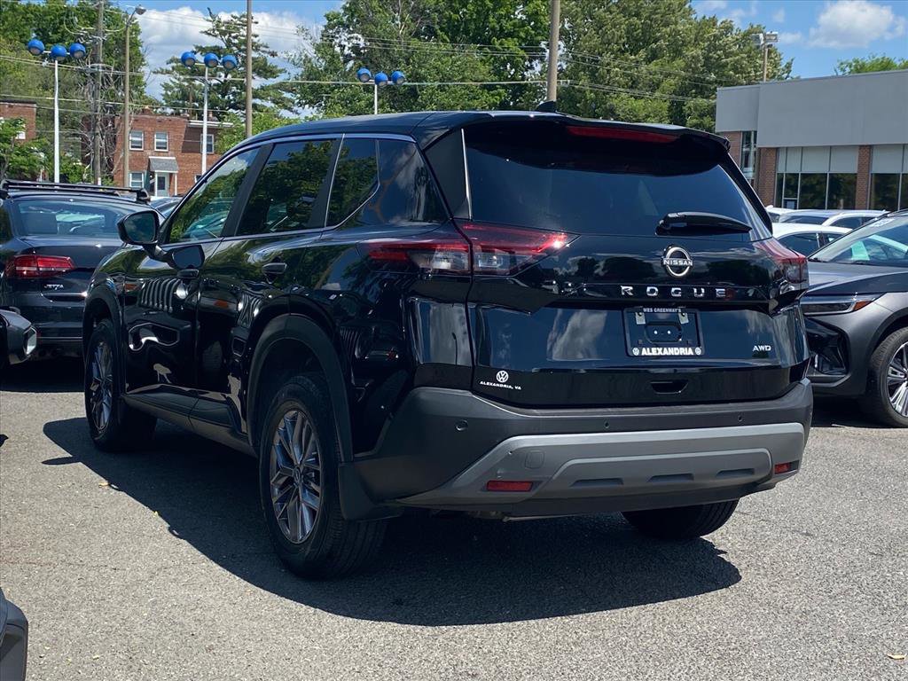 Used 2023 Nissan Rogue S AWD/4WD image 5