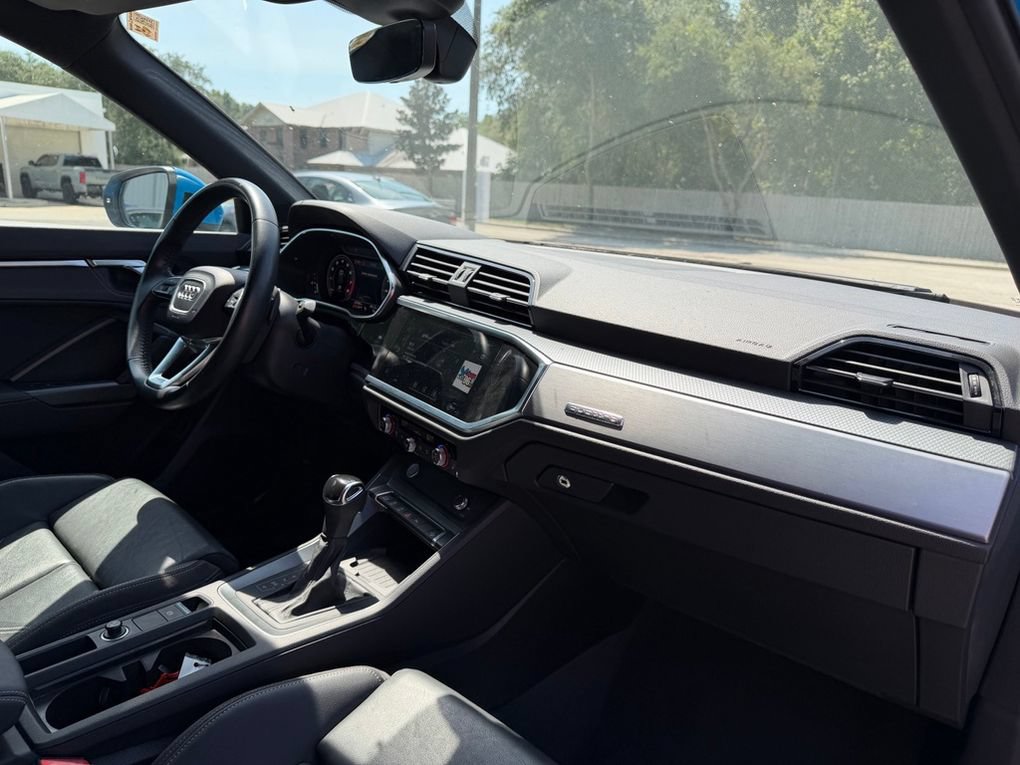 Used 2020 Audi Q3 2.0T Premium Plus AWD/4WD image 31