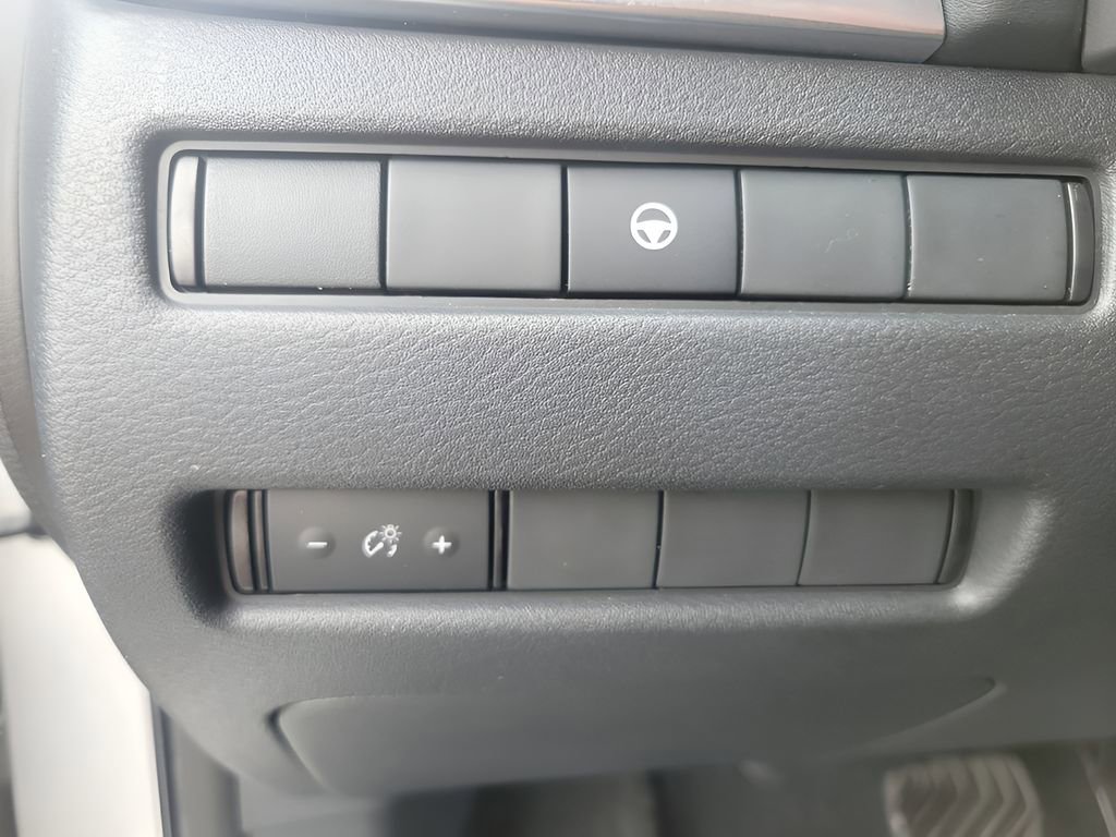 Used 2023 Nissan Rogue SV image 33