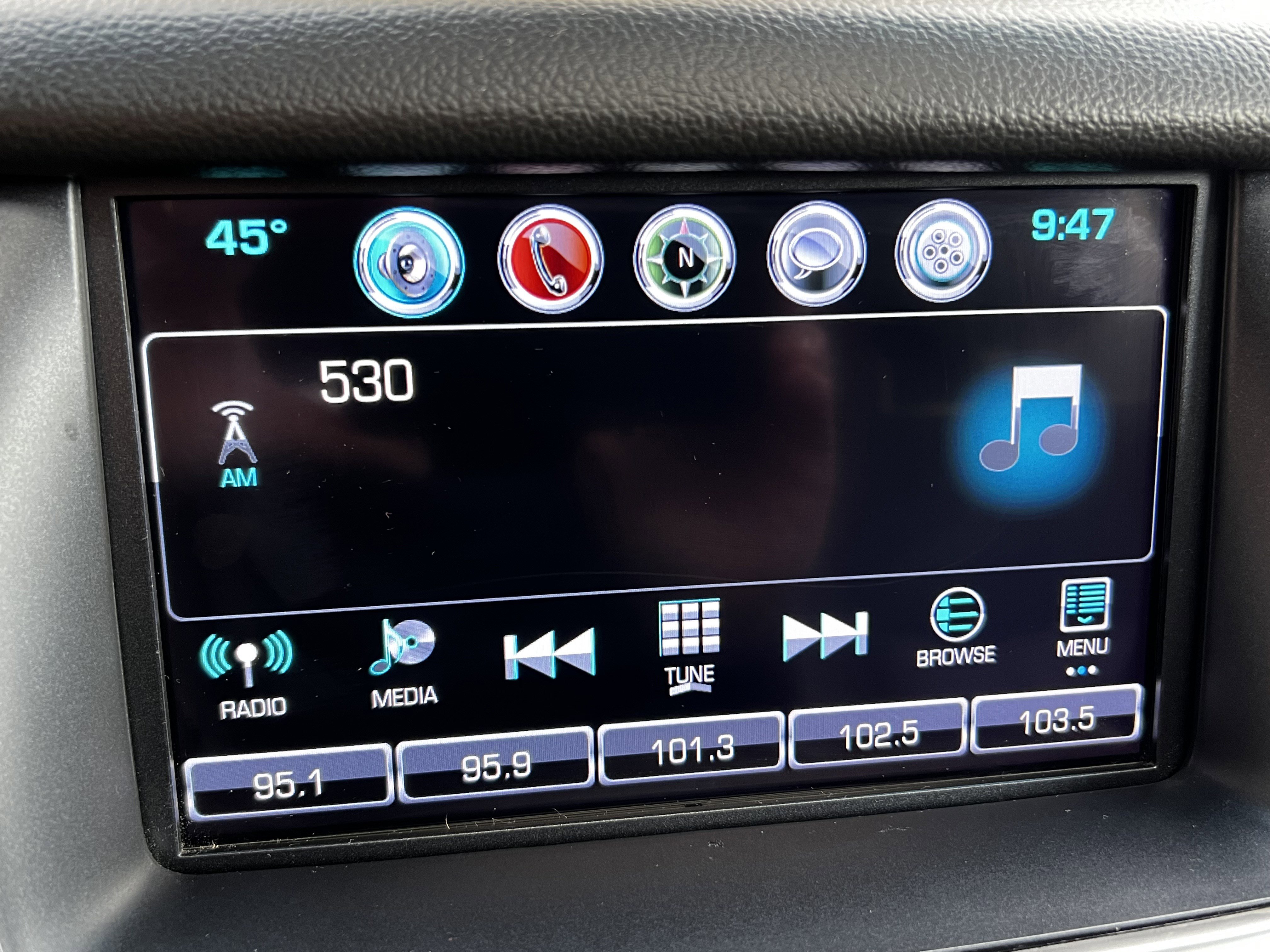 Used 2018 Chevrolet Suburban LT image 24