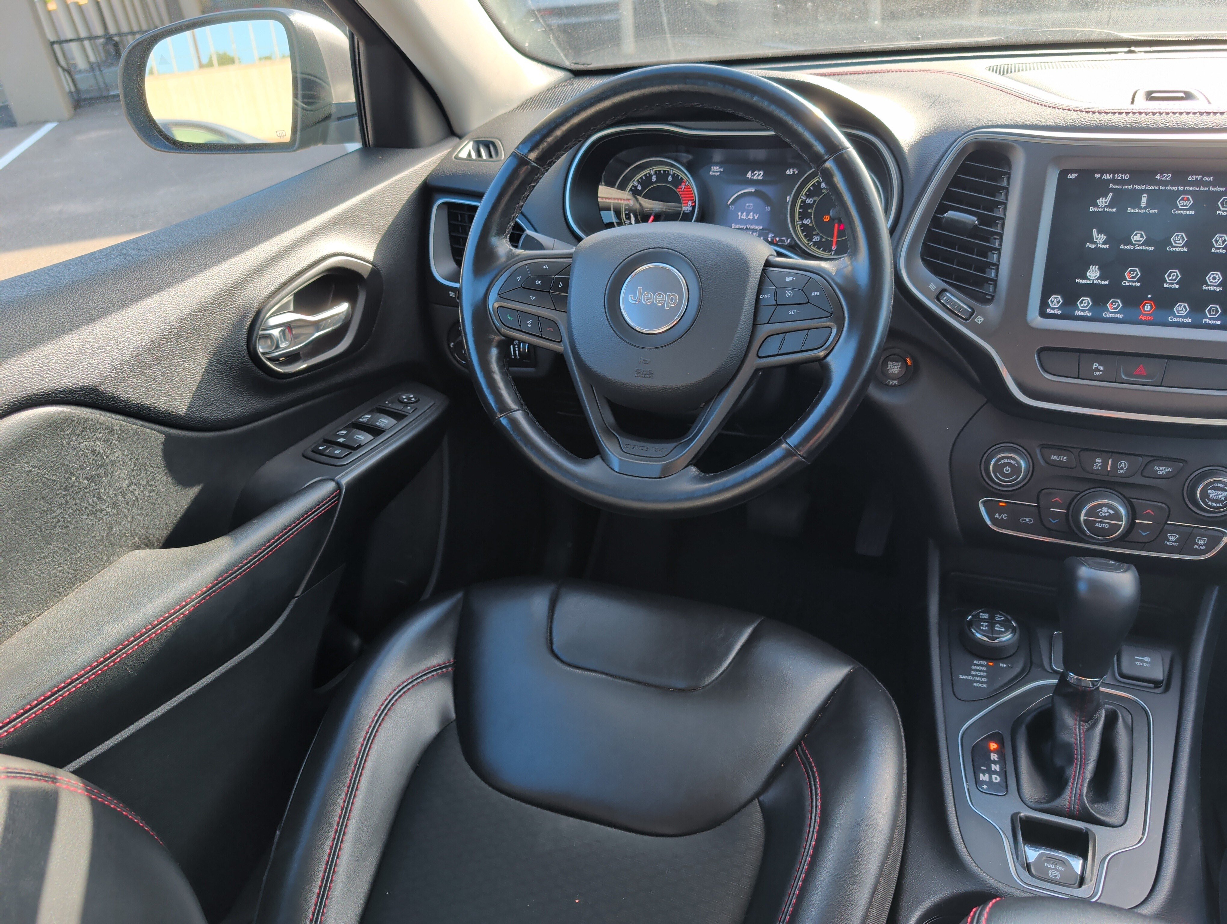 Used 2020 Jeep Cherokee Trailhawk w/ Cold Weather Group AWD/4WD image 9