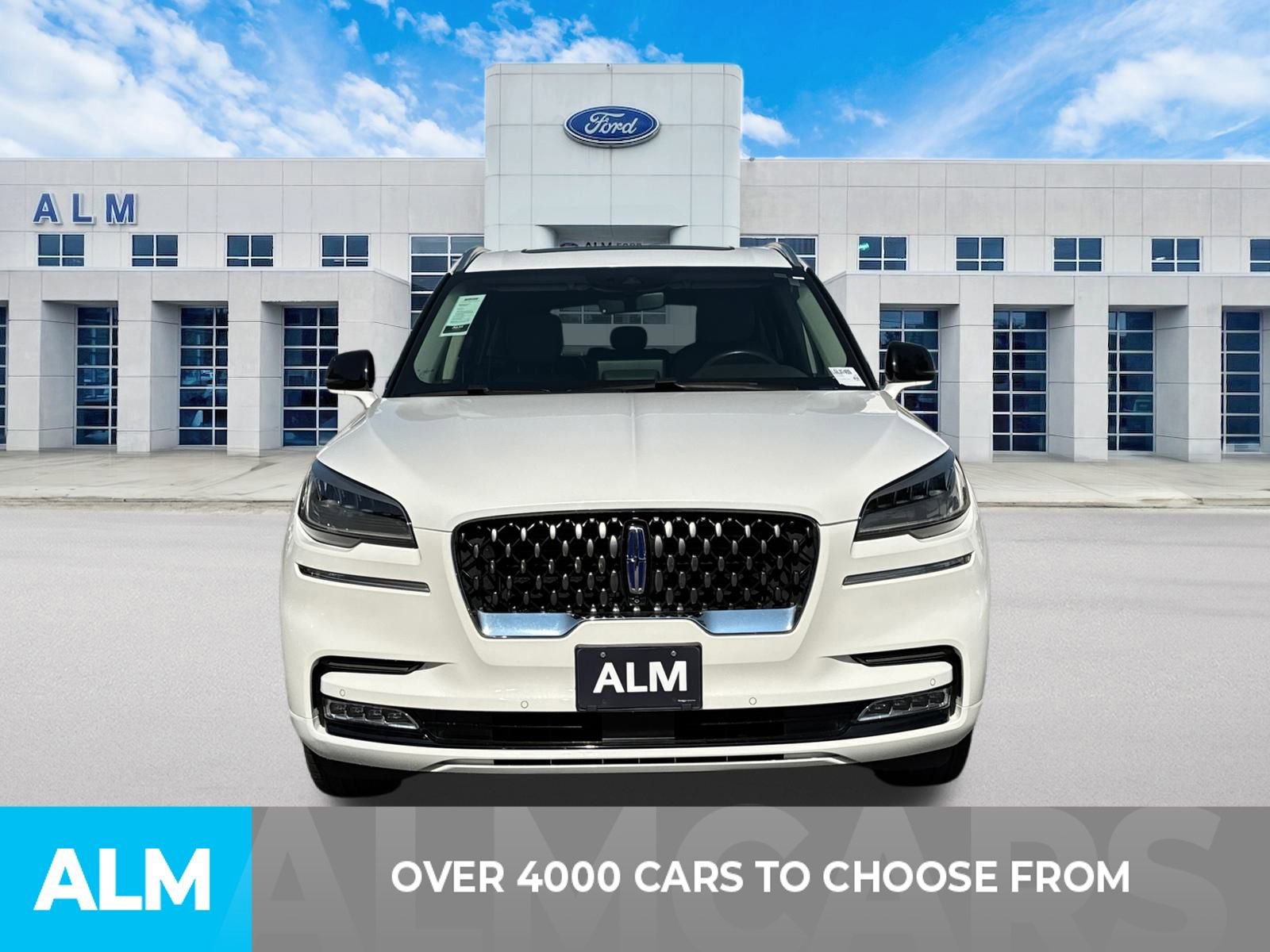 Used 2020 Lincoln Aviator Grand Touring w/ Elements Package Plus image 3