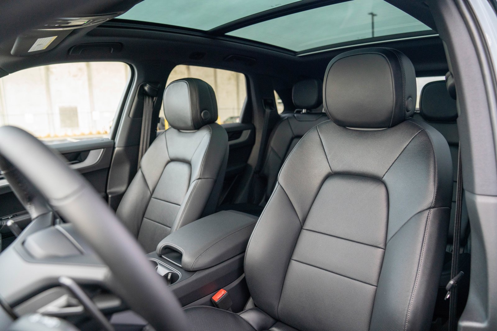 Certified 2026 Porsche Cayenne AWD/4WD image 5