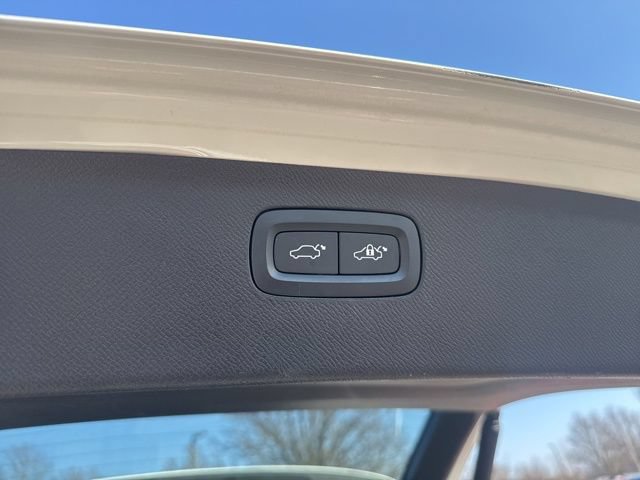 Used 2023 Volvo XC90 B6 Ultimate w/ Protection Package Premier AWD/4WD image 38