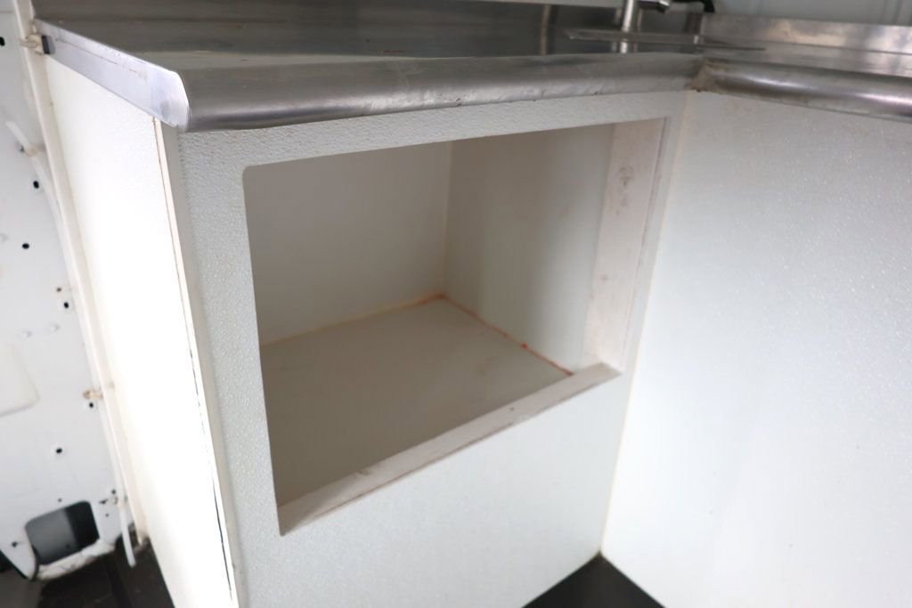 Used 2021 Nissan NV 2500 S image 29