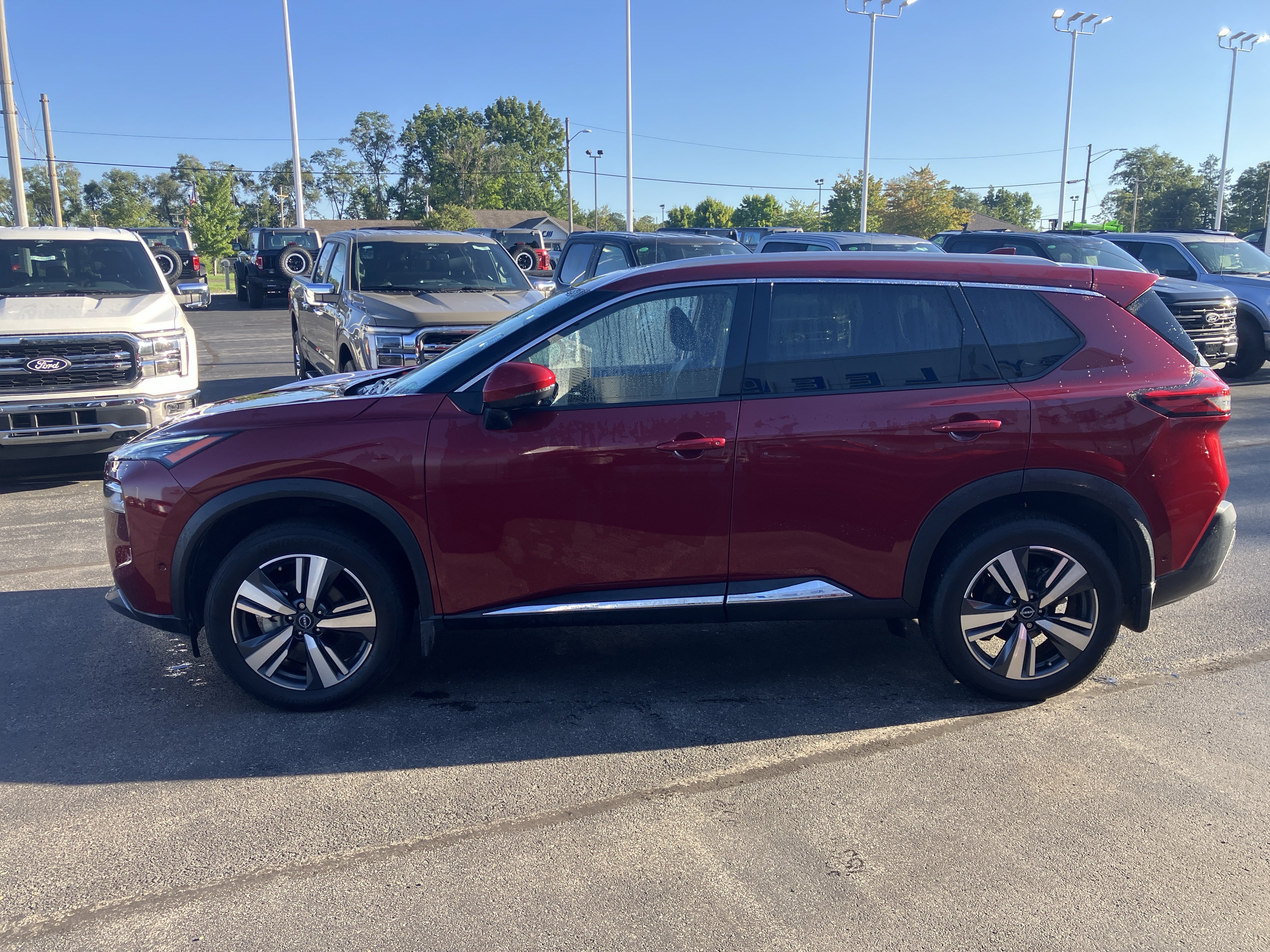 Used 2023 Nissan Rogue SL AWD/4WD image 4