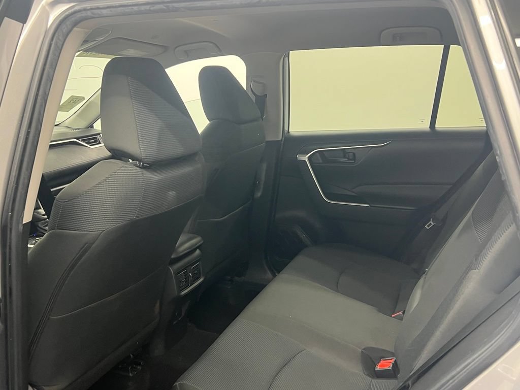 Used 2023 Toyota RAV4 LE AWD/4WD image 9