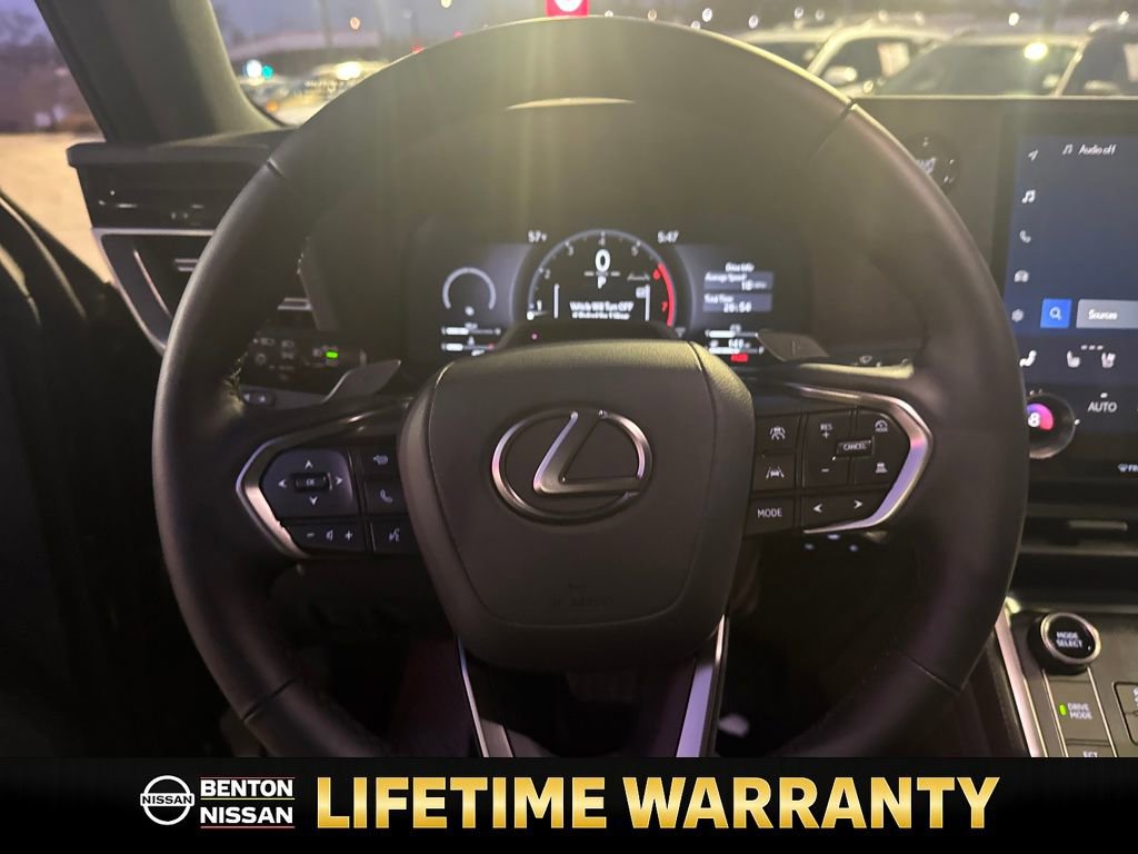 Used 2025 Lexus GX 550 w/ Cold Area Package image 16