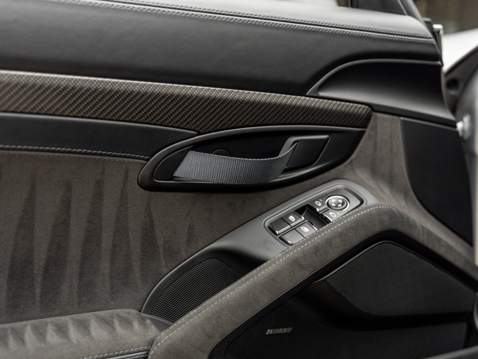 Used 2025 Porsche 718 Cayman GT4 RS w/ Weissach Package image 32